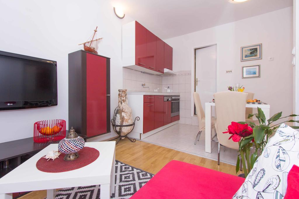 Red Valentino Apartment Split Eksteriør billede
